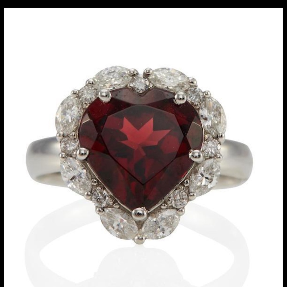 PLATINUM, GARNET AND DIAMOND RING